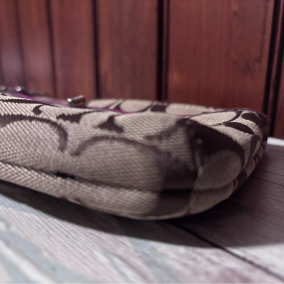 Coach signature C canvas wristlet - Picture 6 of 12